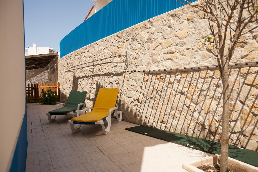 Ericeira Chill Hill Hostel & Private Rooms - Sea Food Exterior foto